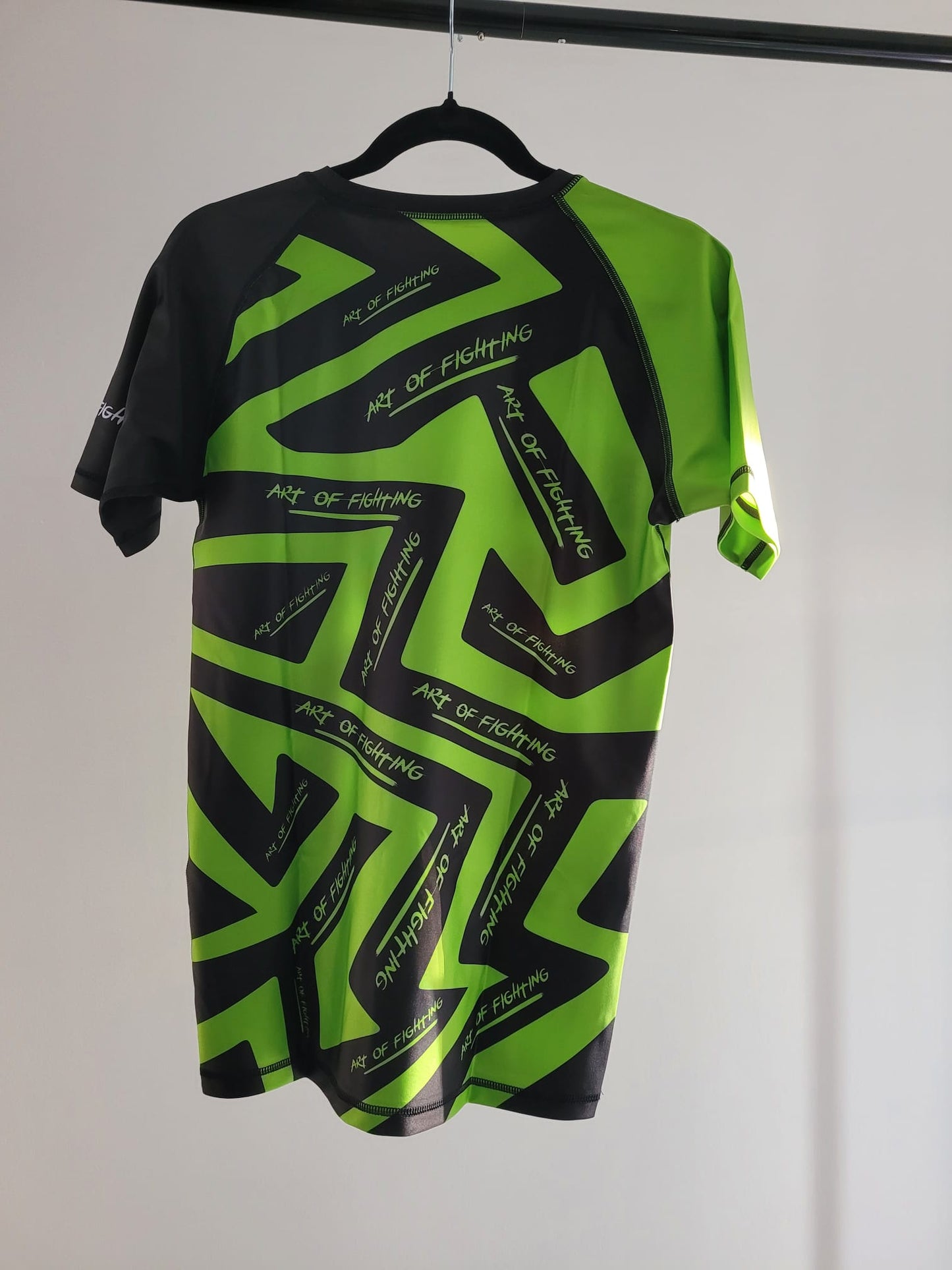 Rashguard – Black & Neon Green Zigzag